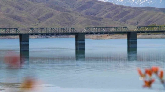 Türkiye'nin en uzun demir yolu köprüsü Elazığ'da
