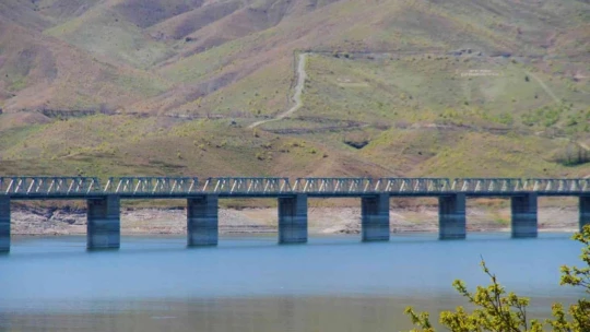 Türkiye'nin en uzun demir yolu köprüsü Elazığ'da