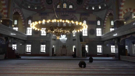 Türkiye'nin ilk asansörlü camisi Ramazan ayına hazır