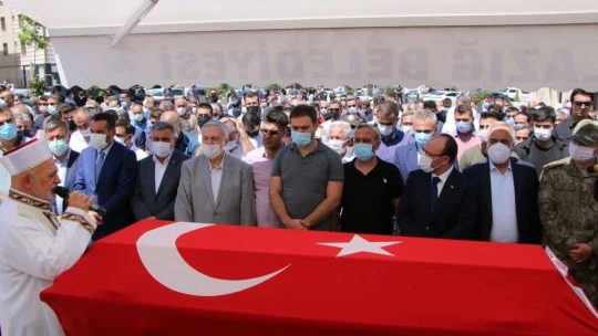 Uçak kazasında hayatını kaybeden Mirzaoğlu Elazığ'da son yolculuğuna uğurlandı