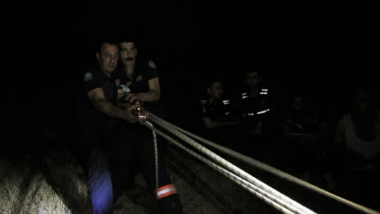 200 Metre'lik Uçurum'da Mahsur Kaldı