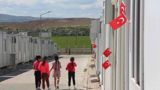 Ukrayna'dan tahliye eden Ahıska Türkleri:' Türkiye ve bayrağımız için canımızı vermeye hazırız'
