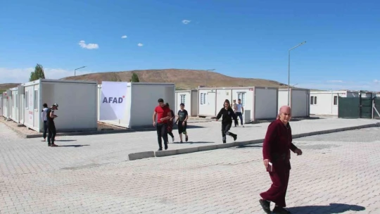Ukrayna'dan tahliye eden Ahıska Türkleri:' Türkiye ve bayrağımız için canımızı vermeye hazırız'