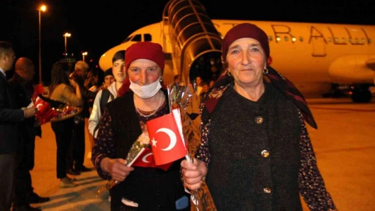 Ukrayna'dan tahliye edilen Ahıska Türklerinin üçüncü kafilesi de Elazığ'a geldi