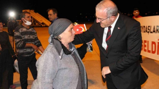 Ukrayna'dan tahliye edilen Ahıska Türklerinin üçüncü kafilesi de Elazığ'a geldi