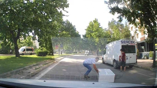 Umursamaz sürücünün trafikteki tehlikeli yolculuğu