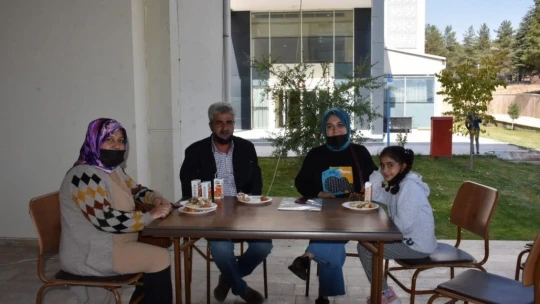 Üniversite öğrencileri Elazığ şivesi ile karşılandı