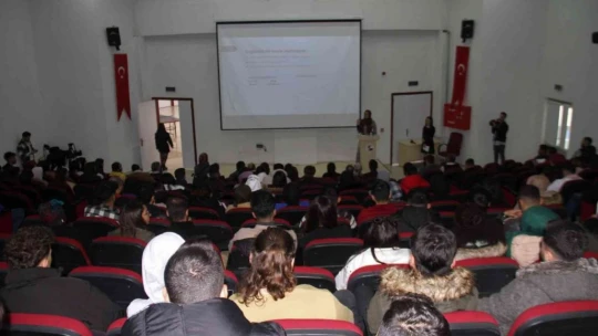 Üniversite öğrencilerine 'bağımlılıkla mücadele' konferansı