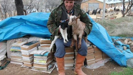 67 yaşında mezun oldu