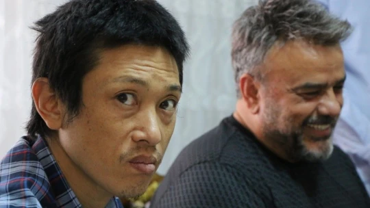Bülent Serttaş, Elazığlı ailenin evinde misafir ettiği Japon turisti ziyaret etti