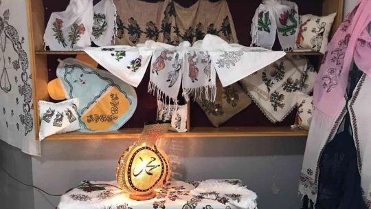 Unutulmaya yüz tutmuş 'Çit baskı sanatı' ev kadınlarının elinde hayat buluyor