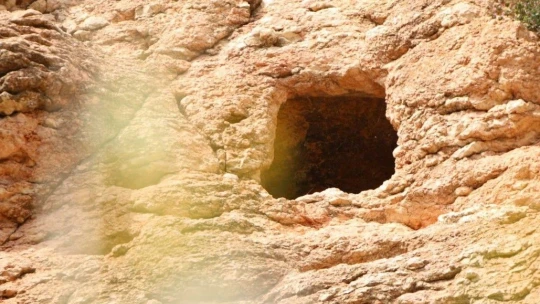 Urartular dönemine ait Tanrıverdi Kalesi ilk günkü ihtişamını koruyor