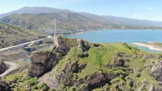 Urartuların batıdaki son kalesi Tomisa, zamana direniyor