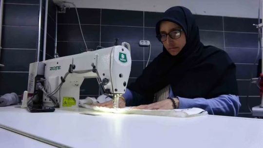 Usta öğretici kadınlar depremzedeler için canla başla için çalışıyor