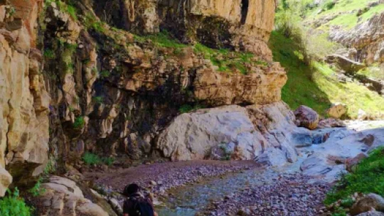 Uydudan haritaları incelerken 3 milyon yıllık kanyon keşfettiler