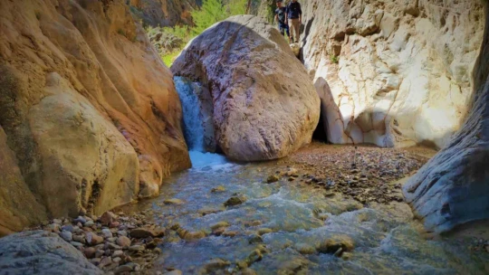 Uydudan haritaları incelerken 3 milyon yıllık kanyon keşfettiler