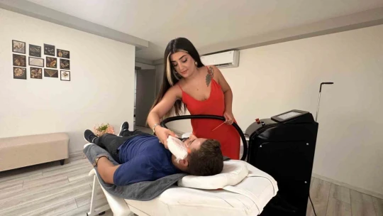 Uzmanından uyarı: ''Güneş ışınları ciltte yaşlanmaya neden olabilir''