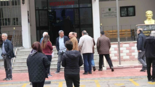 Uzun yıllar sonra sınava giren öğretmenlerden öğrencilere uyarı