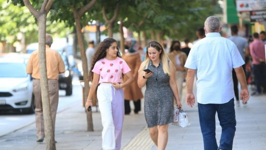 Vakaların arttığı, maskelerin çene altına indiği Elazığ HES uygulamasında kızardı
