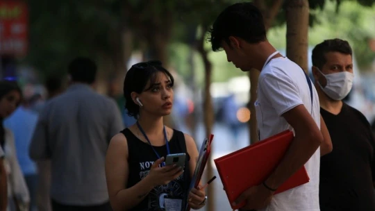 Vakaların arttığı, maskelerin çene altına indiği Elazığ HES uygulamasında kızardı