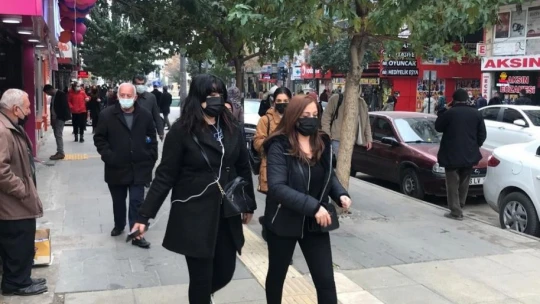 Vakaların düştüğü Elazığ'da vatandaşlardan