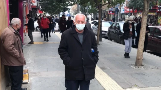 Vakaların düştüğü Elazığ'da vatandaşlardan