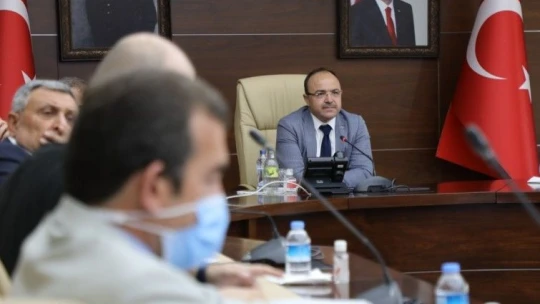 Vali Yırık: 'Çocuklarımız yıkılmış okullarının yerine yapılan okullarını bulmuş olacaklar'