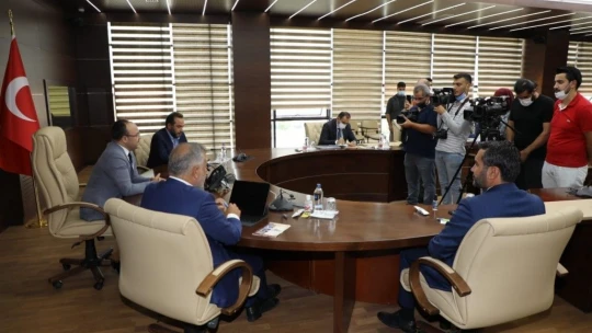 Vali Yırık: 'Çocuklarımız yıkılmış okullarının yerine yapılan okullarını bulmuş olacaklar'