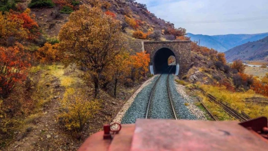 Van Gölü Ekspresi, yolculuğu ile Doğu Ekspresi'ni aratmıyor