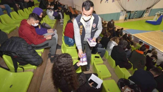 Vatandaşlara, güvenli bilinçli internet kullanımı anlatıldı