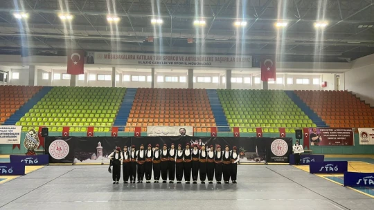 Elazığ İl İçi Kulüpler Arası Halk Oyunları Yarışması yoğun katılımla gerçekleşti