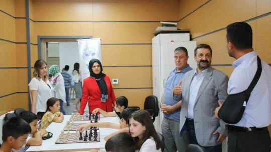 Yaz kurslarına katılan çocuklara sertifikaları verildi