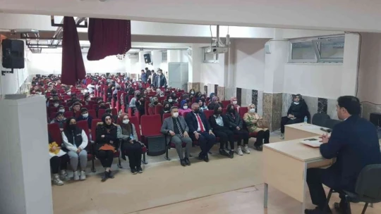Yazıkonak Belediyesinden öğrencilere eğitim semineri