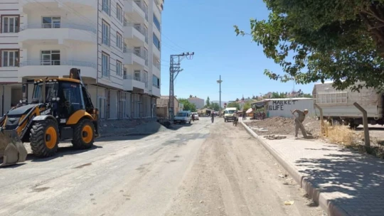 Yazıkonak'ta altyapı ve asfalt çalışması hız kesmeden devam ediyor