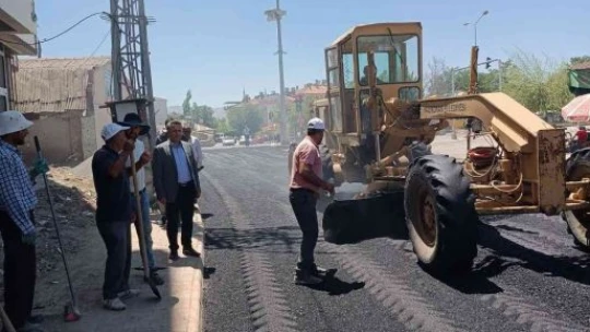 Yazıkonak'ta altyapı ve asfalt çalışması hız kesmeden devam ediyor