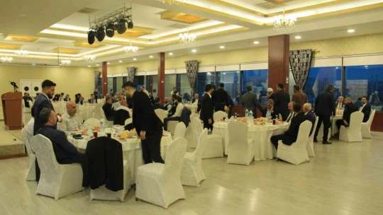 'Dünyanın birçok yerinden Müslümanlar Erbakan'ı ziyaret ediyor'