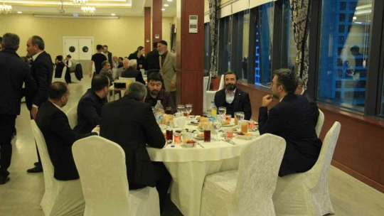 'Dünyanın birçok yerinden Müslümanlar Erbakan'ı ziyaret ediyor'