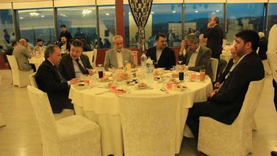 'Dünyanın birçok yerinden Müslümanlar Erbakan'ı ziyaret ediyor'