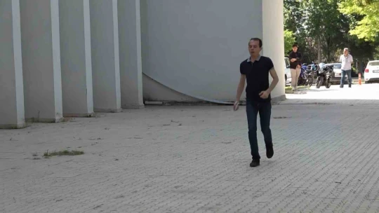YKS'de ikinci oturum maraton koşusunu aratmadı, saniyeler ile sınava yetiştiler