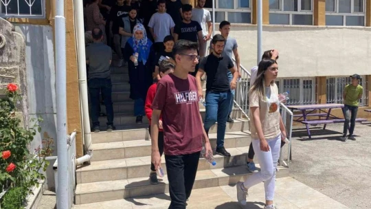 YKS'nin ilk oturumu tamamlandı