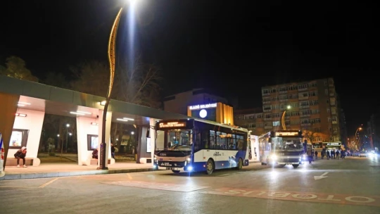 Yolcu dostu otobüs durağı vatandaşların takdirini toplamaya devam ediyor
