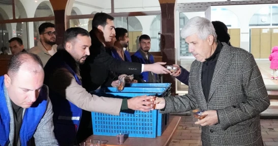 Elazığ Belediyesi Regaip Kandili'nde ikramlarıyla şehrin manevi iklimine ortak oldu