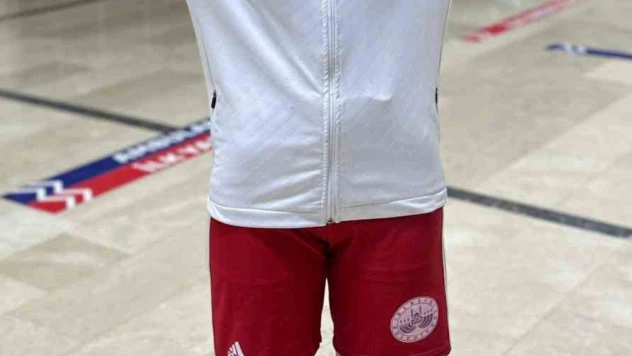 Elazığ Belediyespor boksörü Elif Naz, milli takım kampında