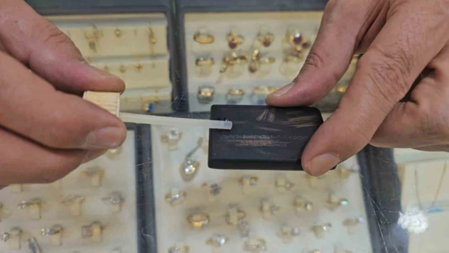 Elazığ'da kuyumculardan sahte altına karşı mihenk taşlı önlem