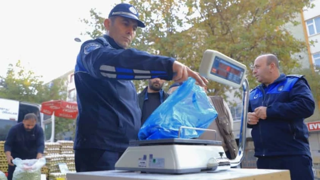 Elazığ'da zabıta ekipleri pazar alanlarını denetledi
