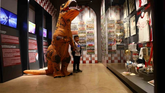 Elazığ Kent Müzesi'nde dinozor sürprizi: Ziyaretçiler gözlerine inanamadı