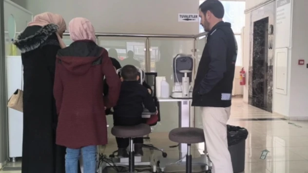 Elazığ Umut Kervanı Bir Çocuğun Dünyasını Aydınlattı: Göz Ameliyatı Üstlenildi