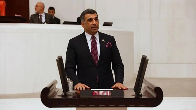 Gürsel Erol'dan TBMM Genel Kurulu'nda Sessiz Protesto