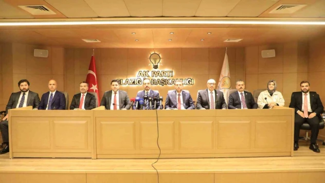 Kürşad Zorlu'dan Özgür Özel'e tepki: 'Atatürk'ün milliyetçiliği Türkiye'yi şikayet etmek değil, yüceltmektir'