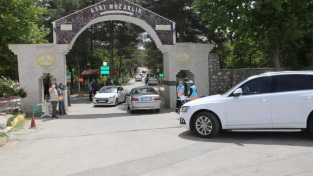Elazığ Belediyesi'nden Mezarlıklarda Korona Virüs Tedbirleri